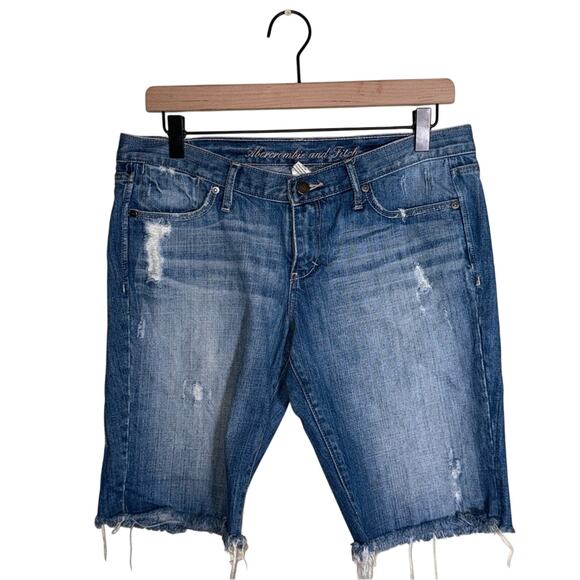 ABERCROMBIE AND FITCH distressed Bermuda Raw hem denim shorts 8 - Picture 1 of 5